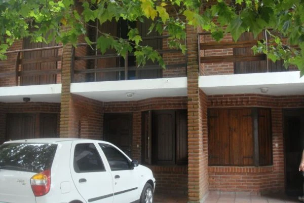 4 Ambientes - Atendido por sus Dueños - Cómodo y Amplio foto 2