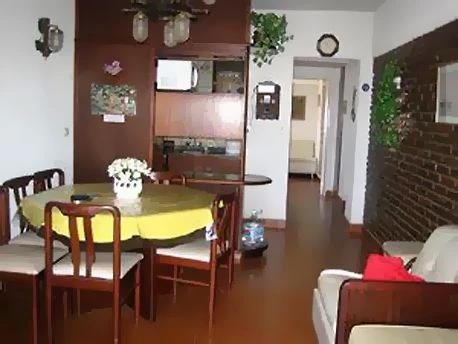 2 Ambientes - Con Cochera Fija Cubierta - Coqueto y Muy Luminoso foto 2