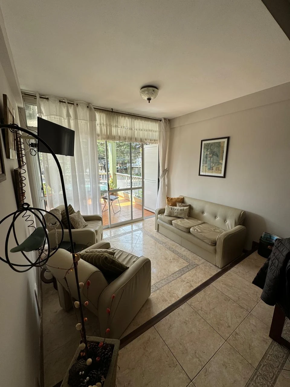 3 Ambientes en 1er Piso - Cochera - Mobiliario impecable, luminosidad y confort foto 5