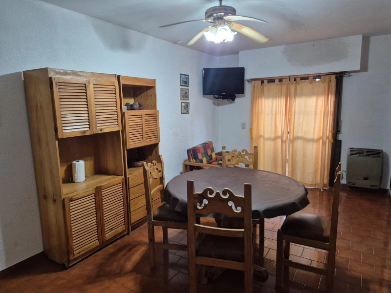 2 Ambientes en Planta Baja al Frente - Zona Residencial foto 3