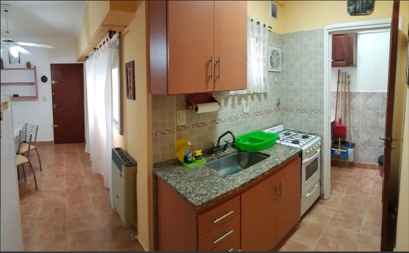 3 Ambientes al Frente - 2do Piso por Escalera - Cochera Individual y Cerrada - Zona Residencial foto 3