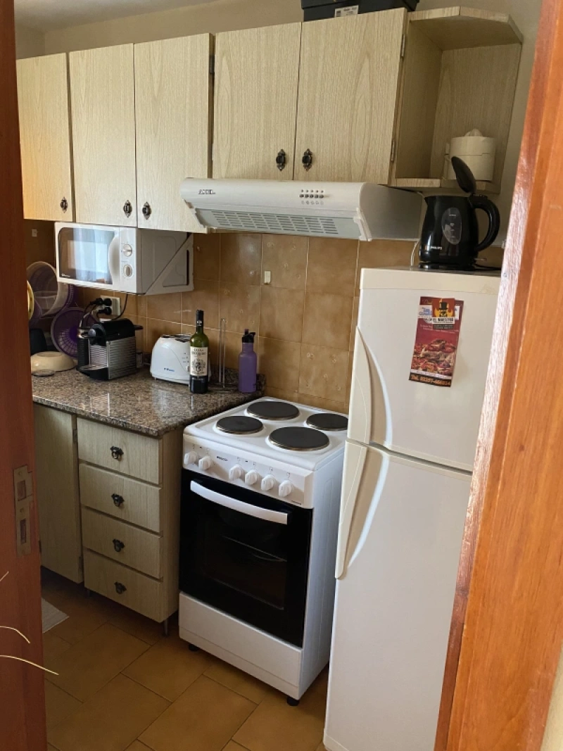 2 Ambientes en 2do Piso con Balcon - Cochera Fija - Zona Centrica foto 4