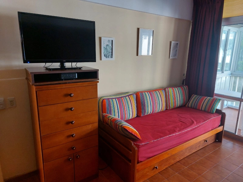 Departamento 2 ambientes, excelente estado y ubicación foto 2