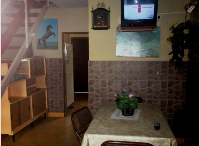 3 Ambientes al Frente con Cochera - Zona Residencial Muy Segura foto 4