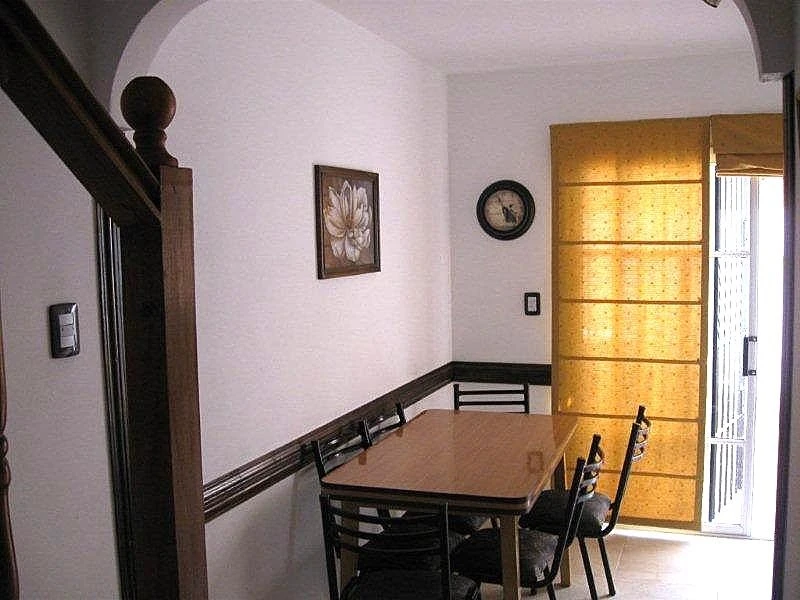 Triplex con Cochera Individual - Excelente Ubicacion foto 2