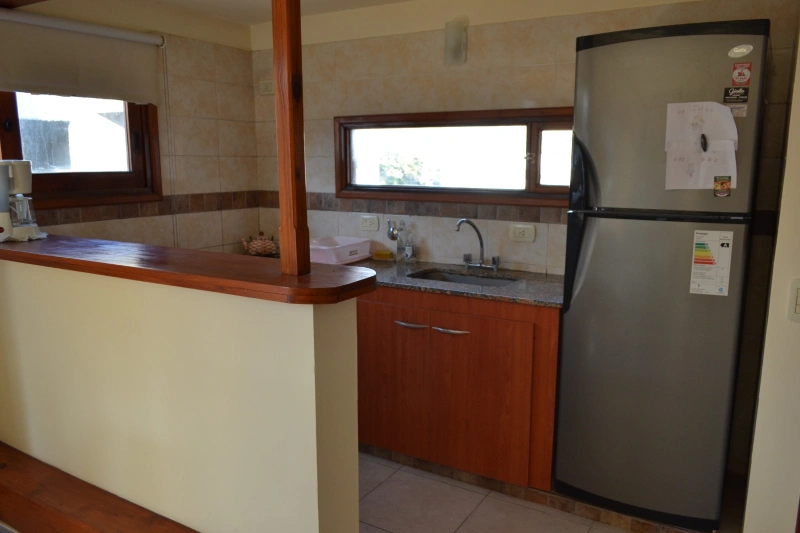 Duplex para 6 personas, amplia terraza, patio con parrilla, tv, cochera, rejas foto 3