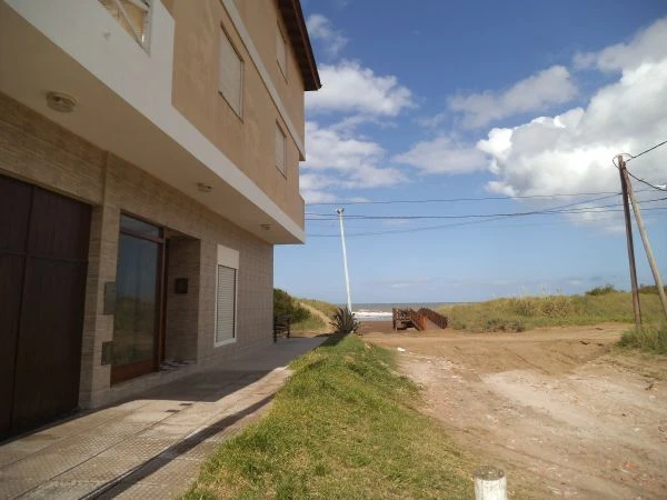 Complejo en Playa Grande - 2 Ambientes con Balcón al Mar foto 4