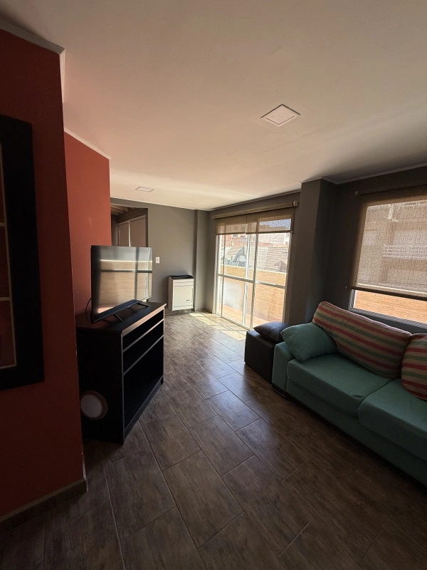 Depto sobre Chiozza p/ 6 personas c/ Cochera foto 2