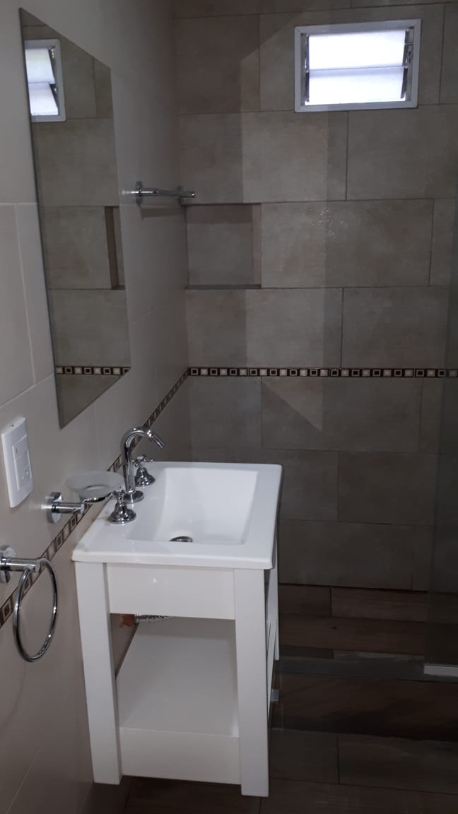 Monoambiente con parrilla a una cuadra del mar miniatura 6