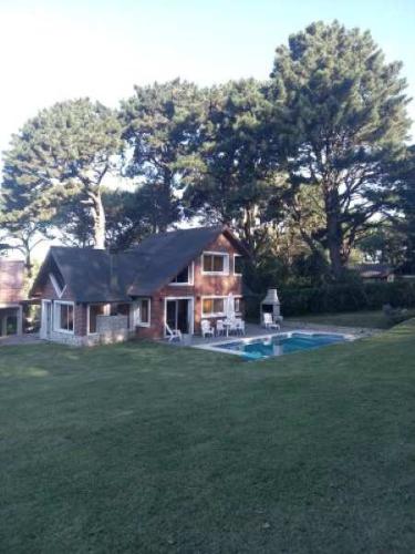 Cabaña con pileta privada y parrilla en Sierra de los Padres